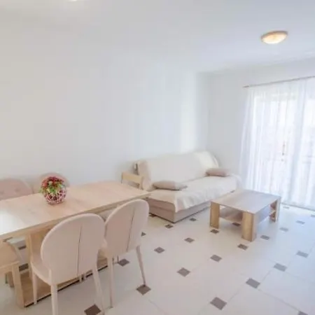 In 41215 Apartment *